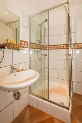 Standard Tek Büyük Yataklı Oda, Özel Banyo, Avlu Manzaralı