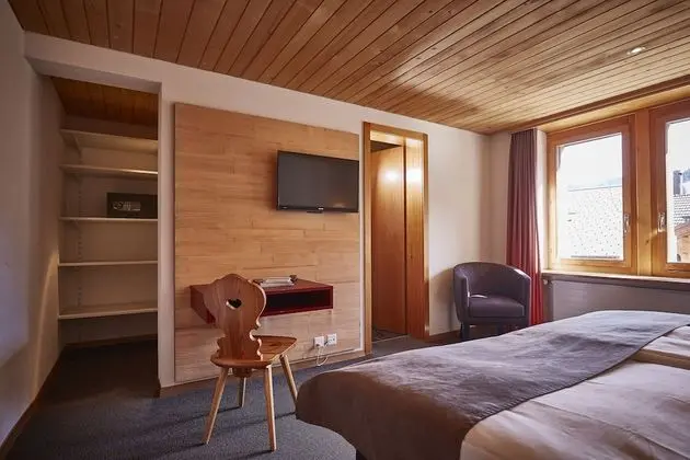 Büyük Yataklı Tek Kişilik Oda