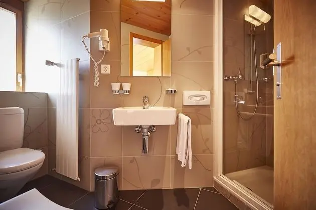 Büyük Yataklı Tek Kişilik Oda