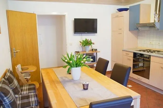 Classic Apart Daire, 2 Yatak Odası, Balkon, Bahçe Manzaralı