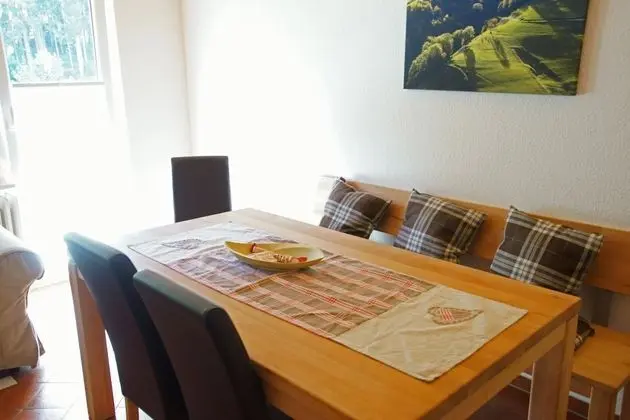 Classic Apart Daire, 2 Yatak Odası, Balkon, Bahçe Manzaralı