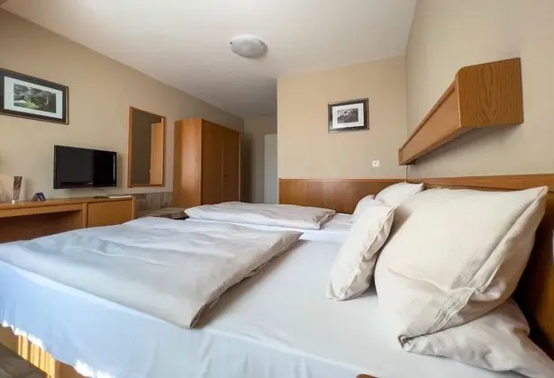 Classic Tek Büyük Yataklı Oda