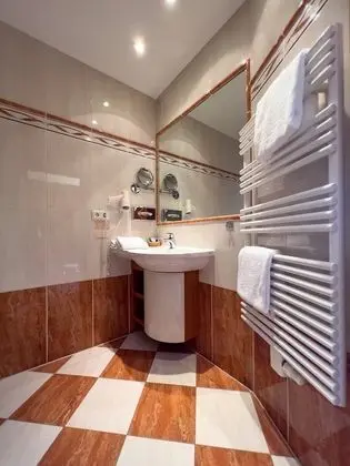 Classic Tek Büyük Yataklı Oda