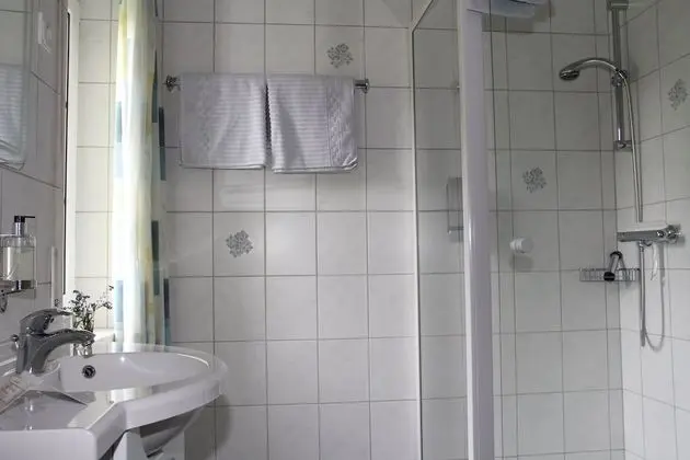 Comfort Tek Büyük Yataklı Oda (Gaestehaus)