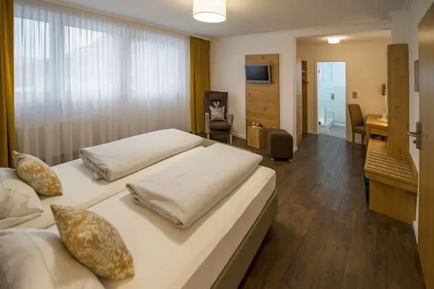 Premium Tek Büyük Yataklı Oda