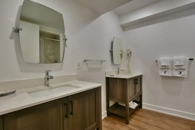 2 Bed /2 Bath Suite