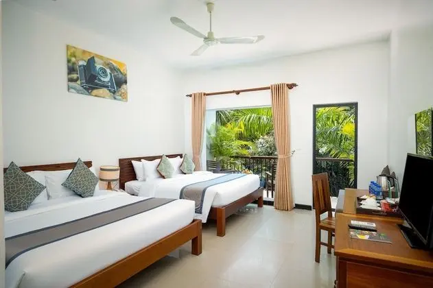 Double Twin Room, Pool View
