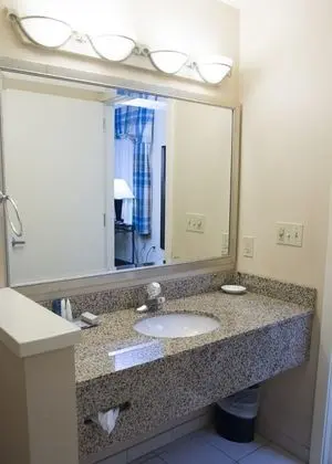 Suite, 2 Queen Beds Accessible