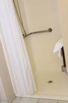Suite, 2 Queen Beds Accessible