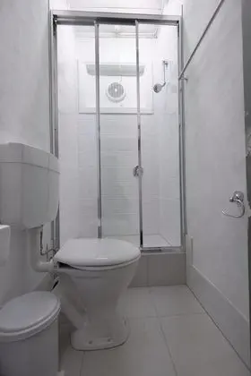 Ortak Ranzalı Oda, Sadece kadınlar için