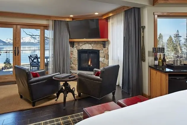 Premier Suite, 1 King Bed (Lake Front)