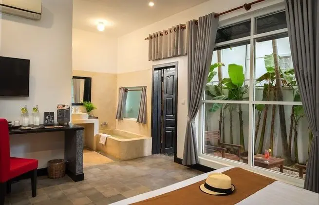 Deluxe Tek Büyük Yataklı Oda, Bahçe Manzaralı