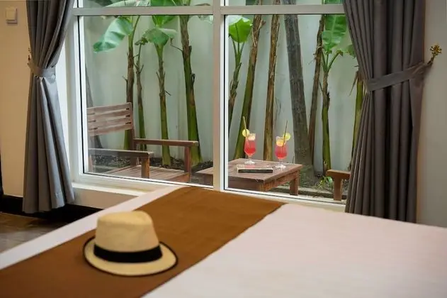 Deluxe Tek Büyük Yataklı Oda, Bahçe Manzaralı