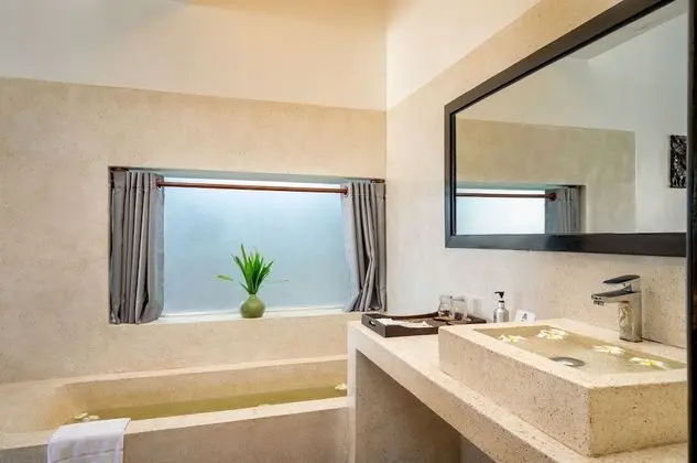 Deluxe Tek Büyük Yataklı Oda, Bahçe Manzaralı