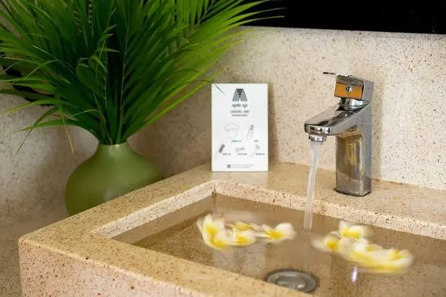 Deluxe Tek Büyük Yataklı Oda, Bahçe Manzaralı