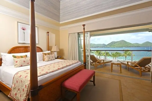 1 Bedroom Butler Beachfront Villa Suite