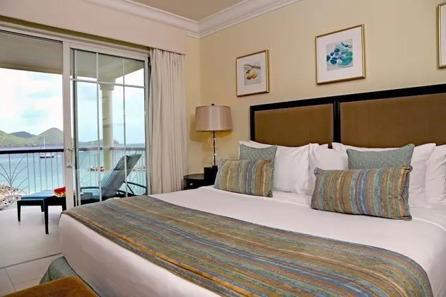3 Bedroom Butler Beachfront Villa Suite with Plunge Pool