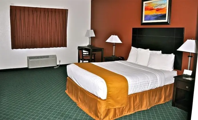 Oda, 1 Büyük (Queen) Boy Yatak, Engellilere Uygun, Sigara İçilmez