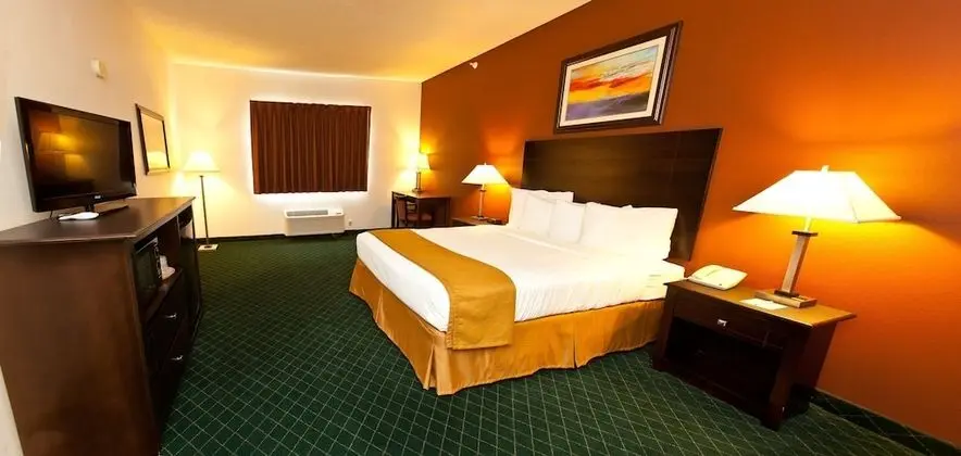 Oda, 1 Büyük (Queen) Boy Yatak, Engellilere Uygun, Sigara İçilmez