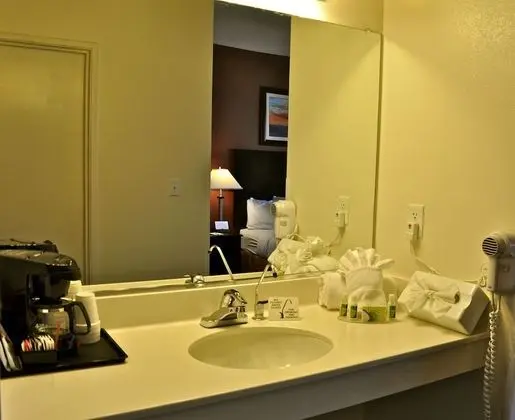 Oda, 1 Büyük (Queen) Boy Yatak, Engellilere Uygun, Sigara İçilmez