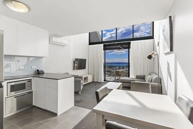 Deluxe Çatı Katı (Loft), 2 Yatak Odası, Mutfak, Koy Manzaralı