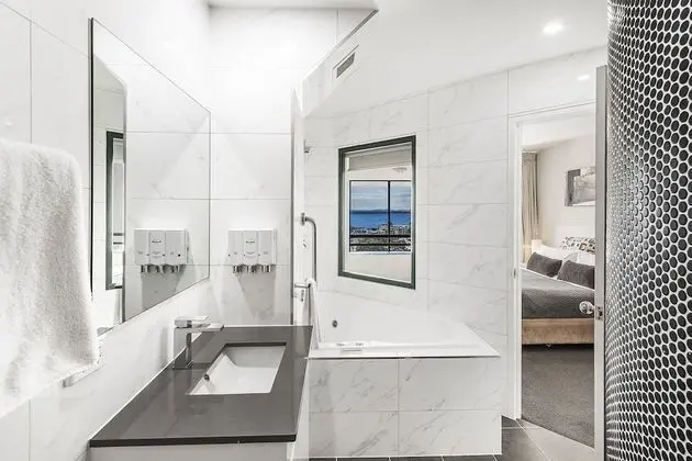 Deluxe Çatı Katı (Loft), 2 Yatak Odası, Mutfak, Koy Manzaralı