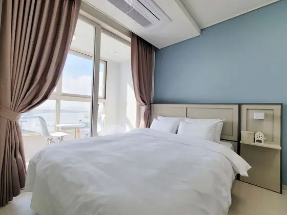 Deluxe Tek Büyük Yataklı Oda (B)