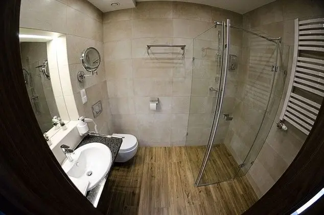 Dört Kişilik Oda, Özel Banyo