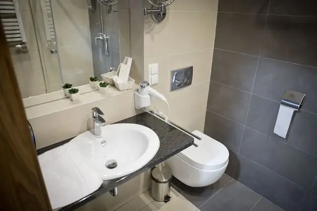 Üç Kişilik Oda, Özel Banyo