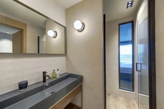 Luxury Tek Büyük Yataklı Oda