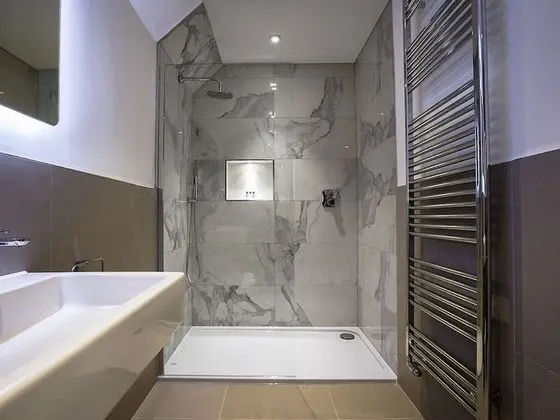 Deluxe Tek Büyük veya İki Ayrı Yataklı Oda, Banyolu/Duşlu