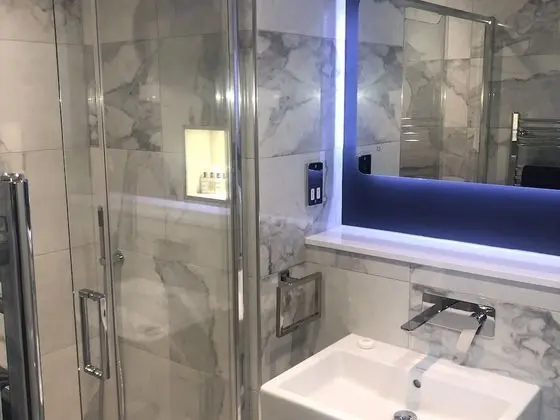 Economy Tek Büyük Yataklı Oda, Banyolu/Duşlu