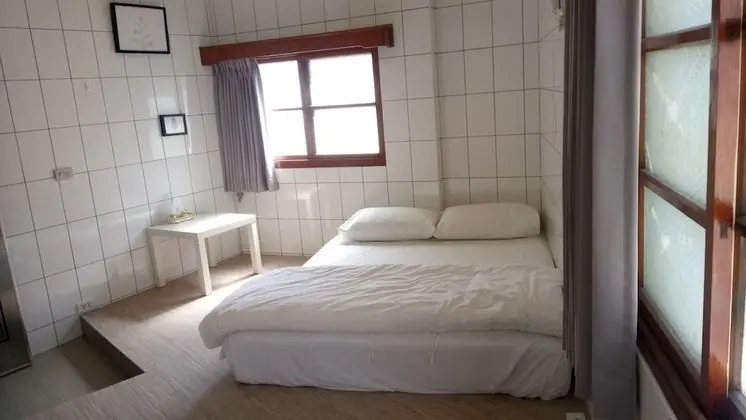 Tek Büyük Yataklı Oda, Ortak Banyo