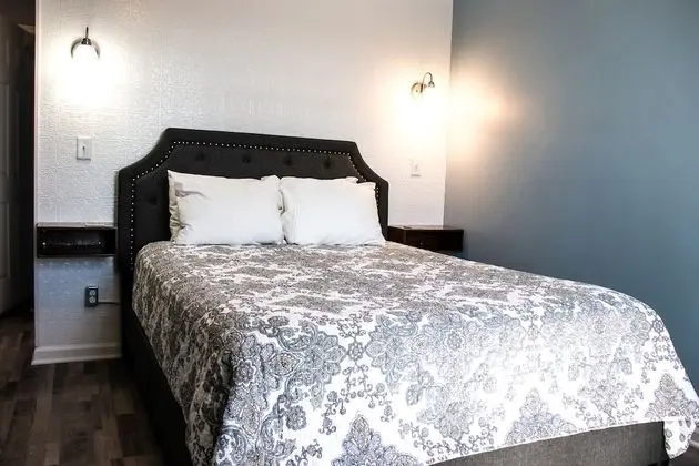 Classic Tek Büyük Yataklı Oda