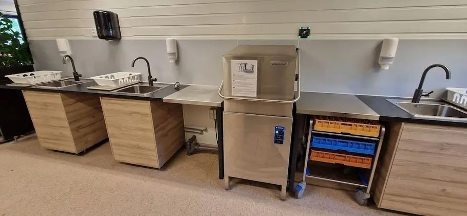 Basic Kır Evi, Bahçeli