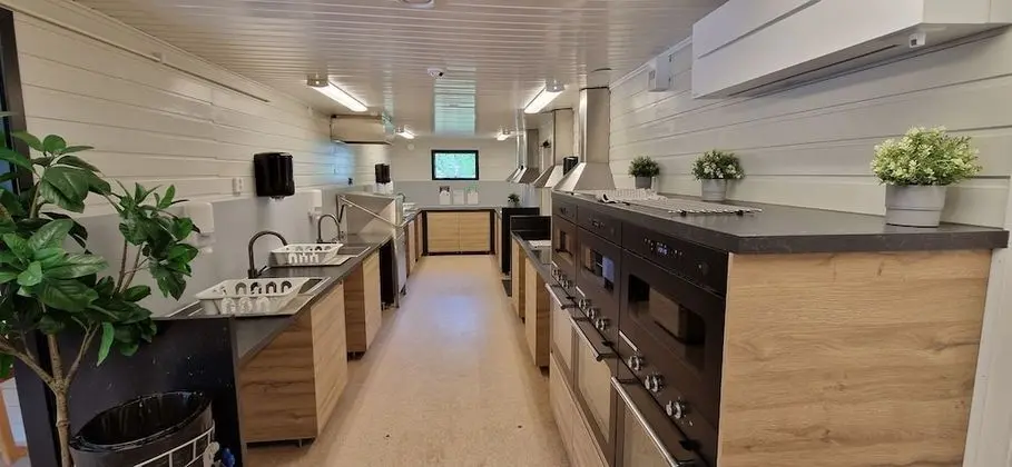 Basic Kır Evi, Göl Manzaralı, Göl Kenarı