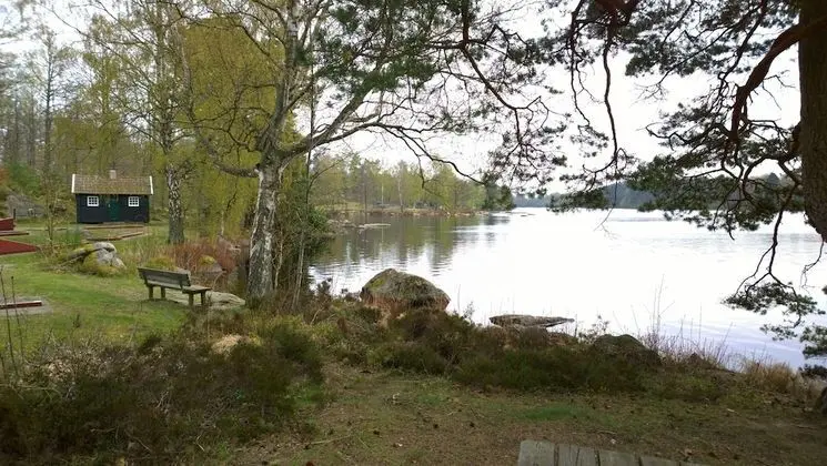 Basic Kır Evi, Göl Manzaralı, Göl Kenarı