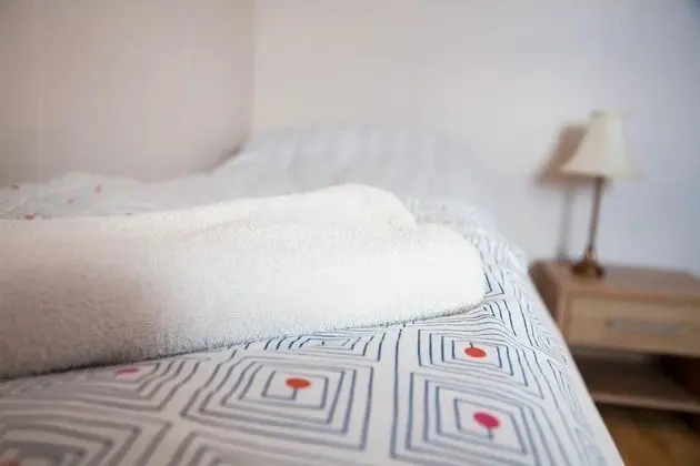 Tek Büyük veya İki Ayrı Yataklı Oda, Ortak Banyo