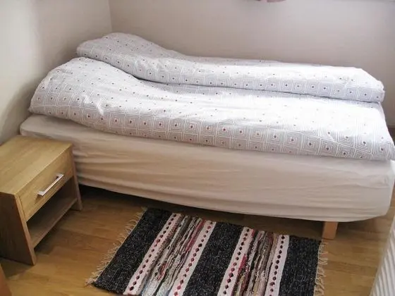 Tek Büyük veya İki Ayrı Yataklı Oda, Ortak Banyo