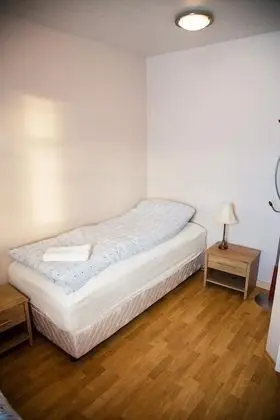 Tek Büyük veya İki Ayrı Yataklı Oda, Ortak Banyo