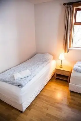 Üç Kişilik Oda, Ortak Banyo