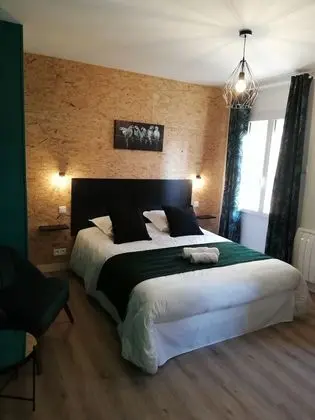 Tek Büyük Yataklı Oda, Havuz Manzaralı