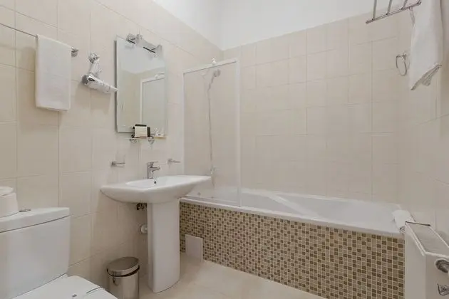 Comfort Tek Büyük veya İki Ayrı Yataklı Oda