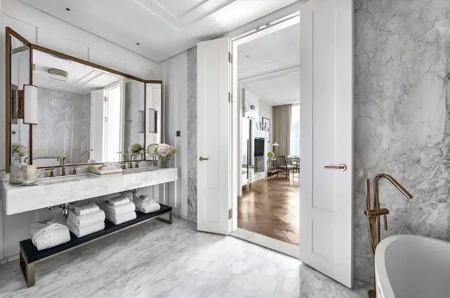 Deluxe Oda, 1 En Büyük (King) Boy Yatak (Skyline)