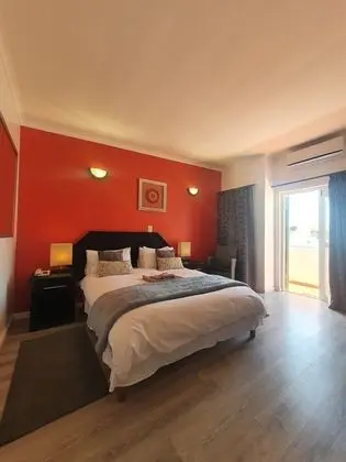 Deluxe Tek Büyük Yataklı Oda, 1 Büyük (Queen) Boy Yatak, Sigara İçilmez, Bahçe Manzaralı