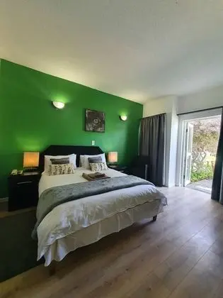 Deluxe Tek Büyük Yataklı Oda, 1 Büyük (Queen) Boy Yatak, Sigara İçilmez, Bahçe Manzaralı