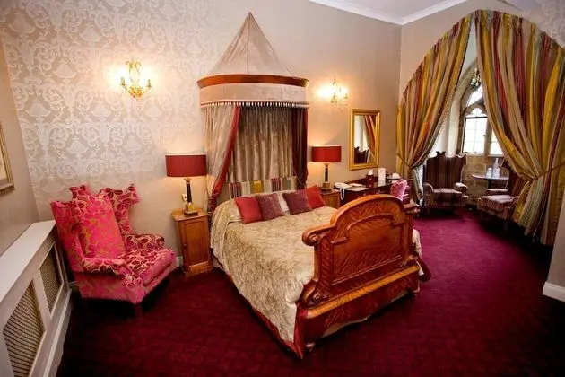 Feature Room (The Josephine Room)