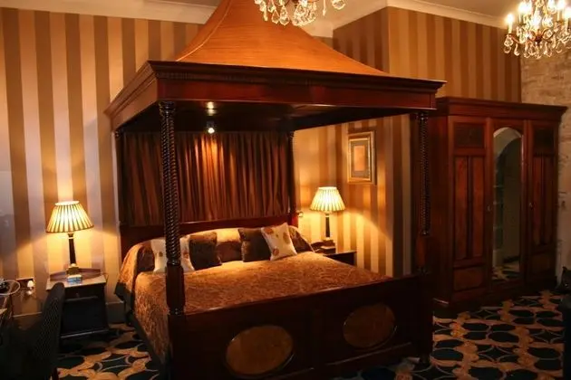 Feature Room (The Radcliffe Room)