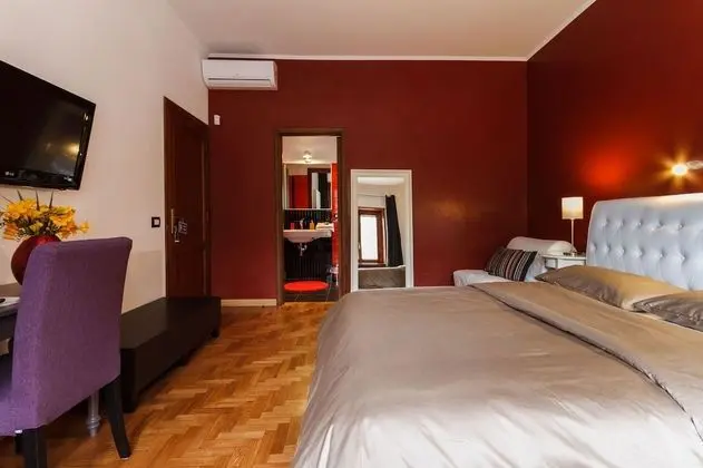 Comfort Tek Büyük Yataklı Oda