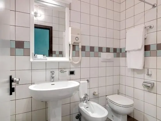 Standard Tek Büyük veya İki Ayrı Yataklı Oda